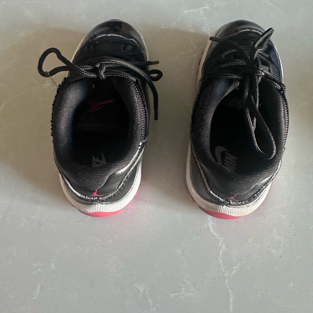 Preloved Jordan 11 Retro Toddler - Picture 3 of 4